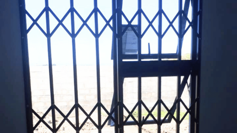Fixed Grills 1 Masterblinds Website pics (21)
